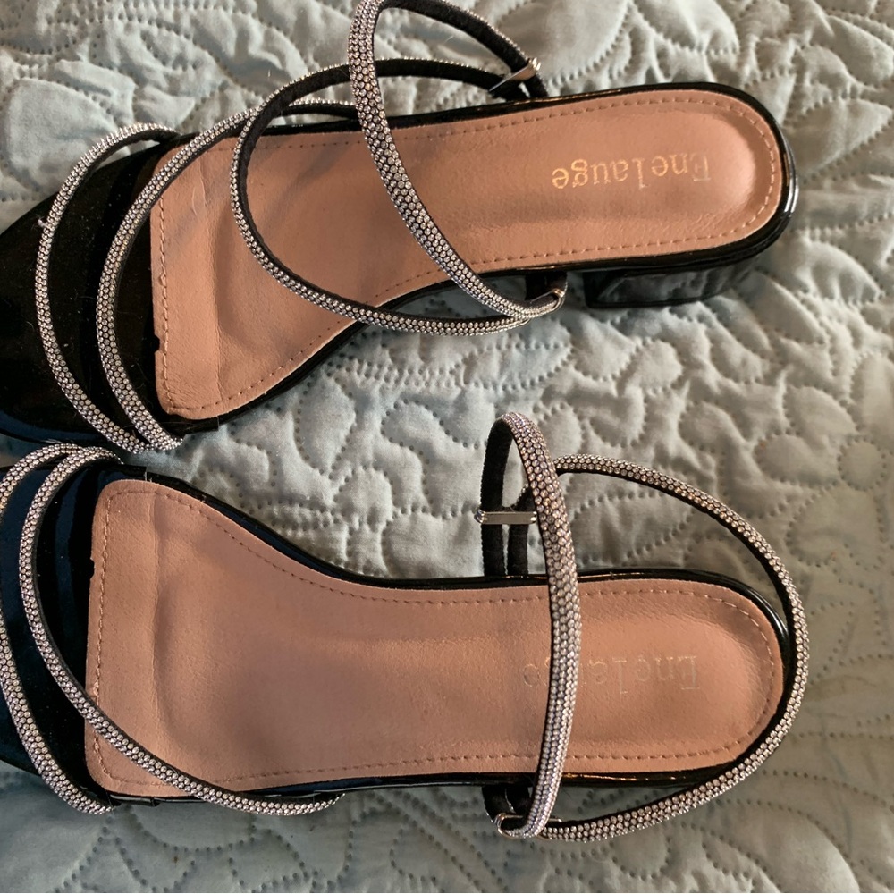 Ene lauge Black and Silver Strappy Heelsjj